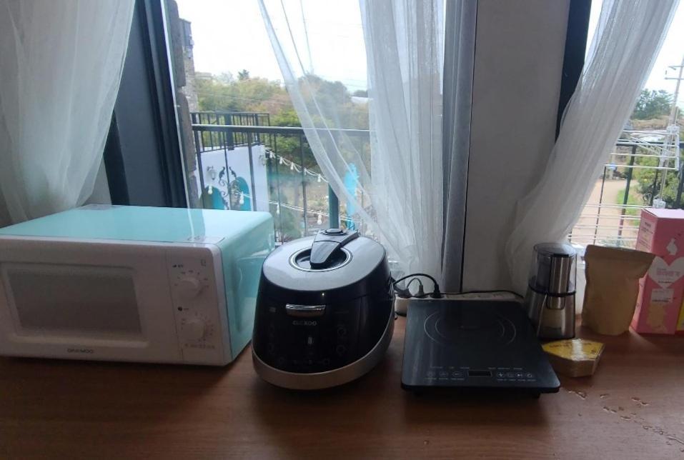 Aewol Coast 34 Hotel Jeju Bagian luar foto