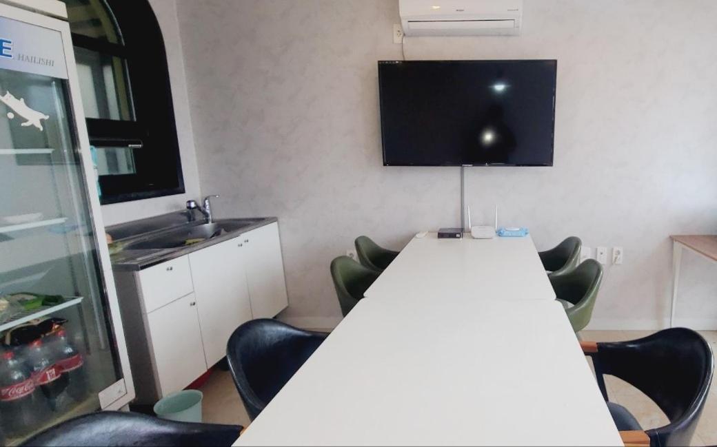 Aewol Coast 34 Hotel Jeju Bagian luar foto
