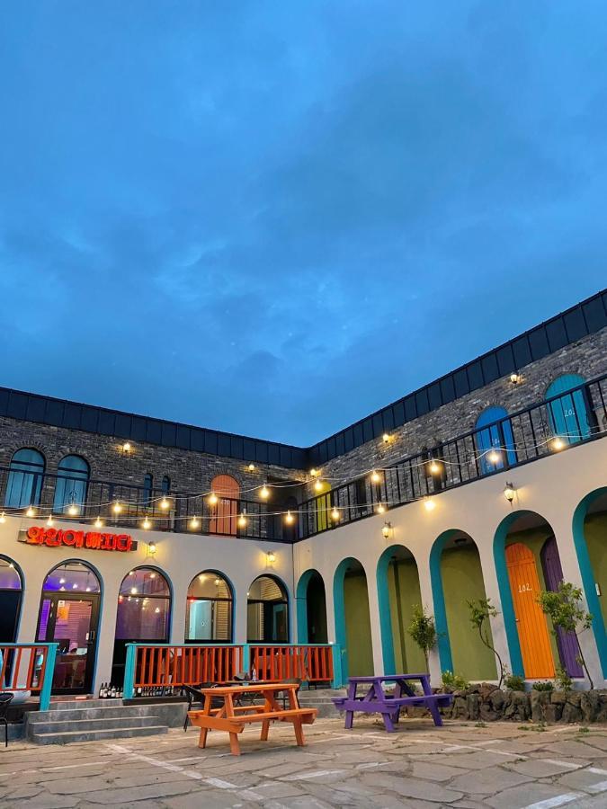 Aewol Coast 34 Hotel Jeju Bagian luar foto